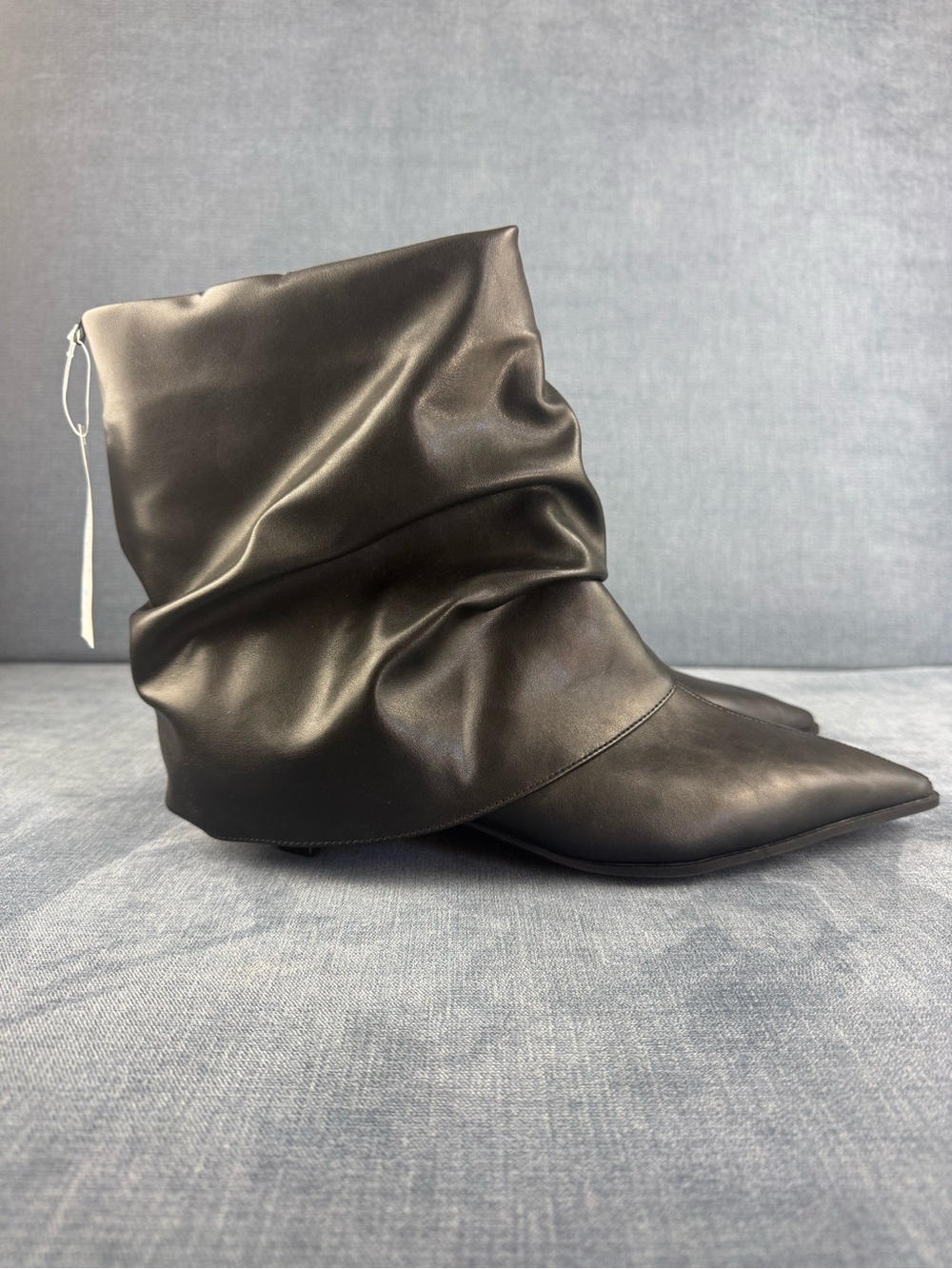 Time and Tru Womens Black Faux Leather Fold Kitten Heeled Boots SZ 11 New Slouch